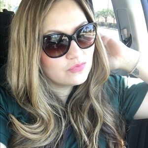 Meet your Posher, Eri ⚡️